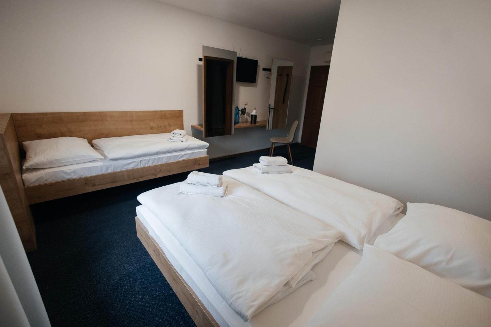 Golden Golem Hotel & Spa Prague Exterior photo