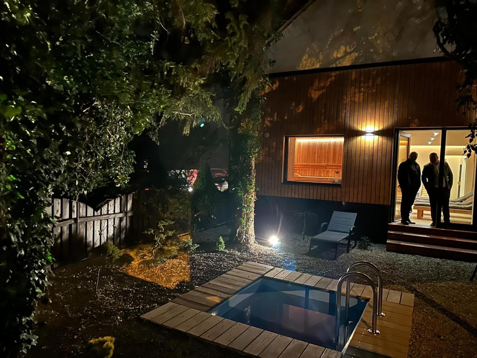Golden Golem Hotel & Spa Prague Exterior photo