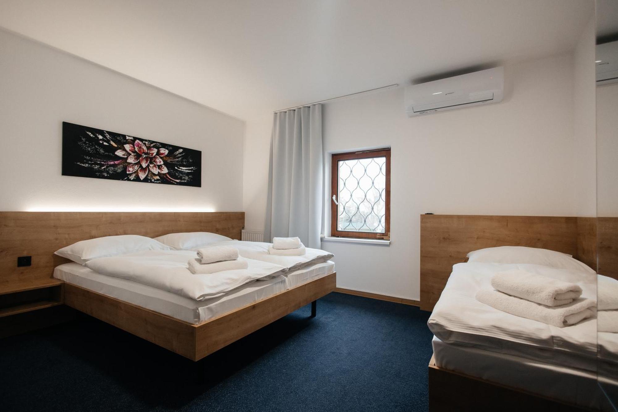 Golden Golem Hotel & Spa Prague Exterior photo